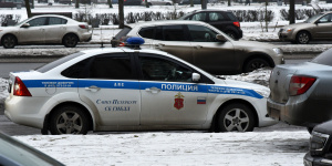 Молодой водитель Mercedes сбил полицейского в Ленобласти